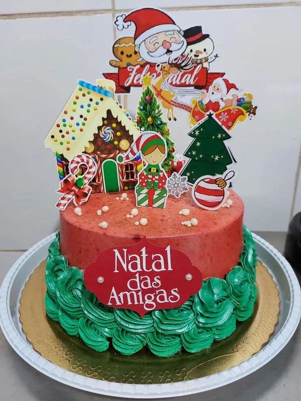 Bolo com Recheio de Baunilha e Avela Personalizado