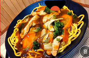 Yakisoba de Carne Suína